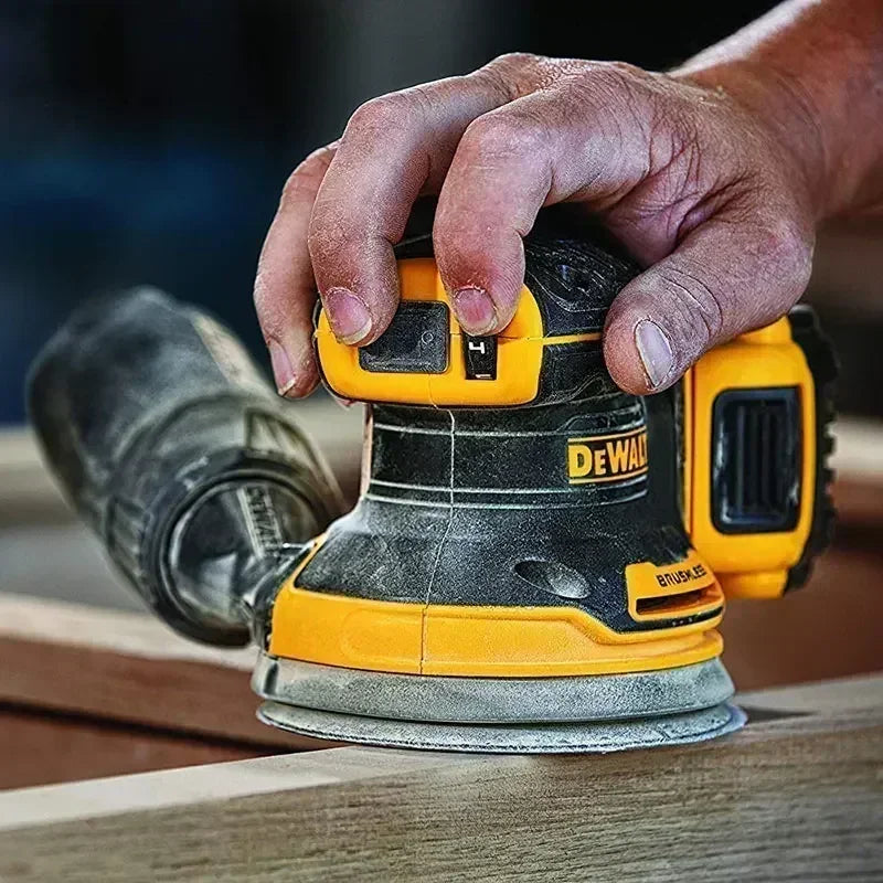 Lijadora Orbital Inalámbrica DEWALT DCW210B 20V MAX